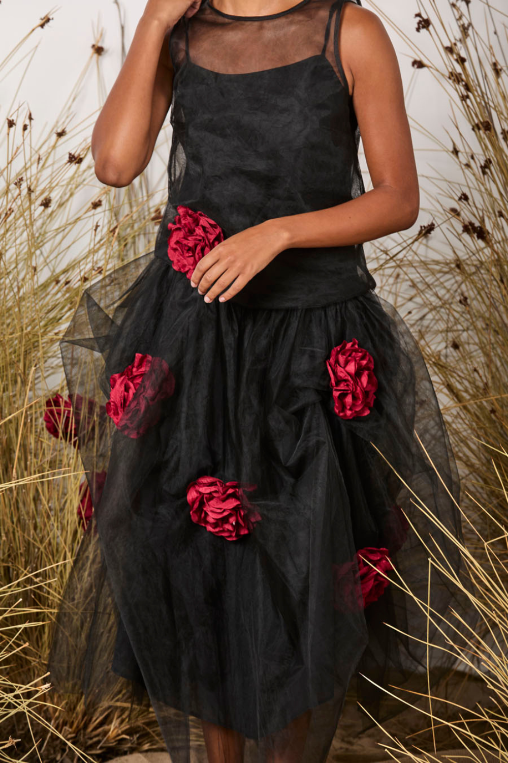 M.A.Dainty First Sight Top Black with Red Roses