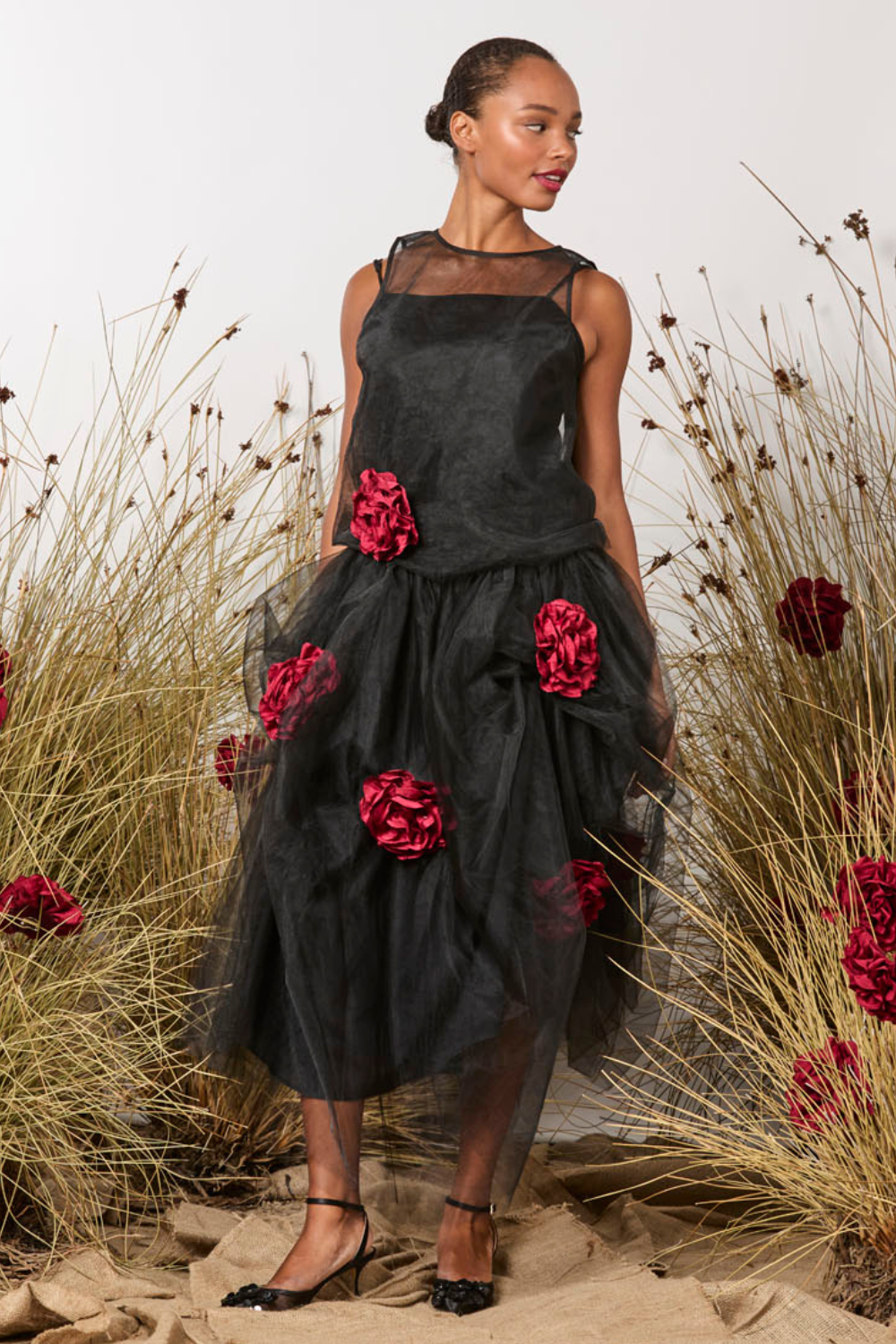 M.A.Dainty First Sight Top Black with Red Roses