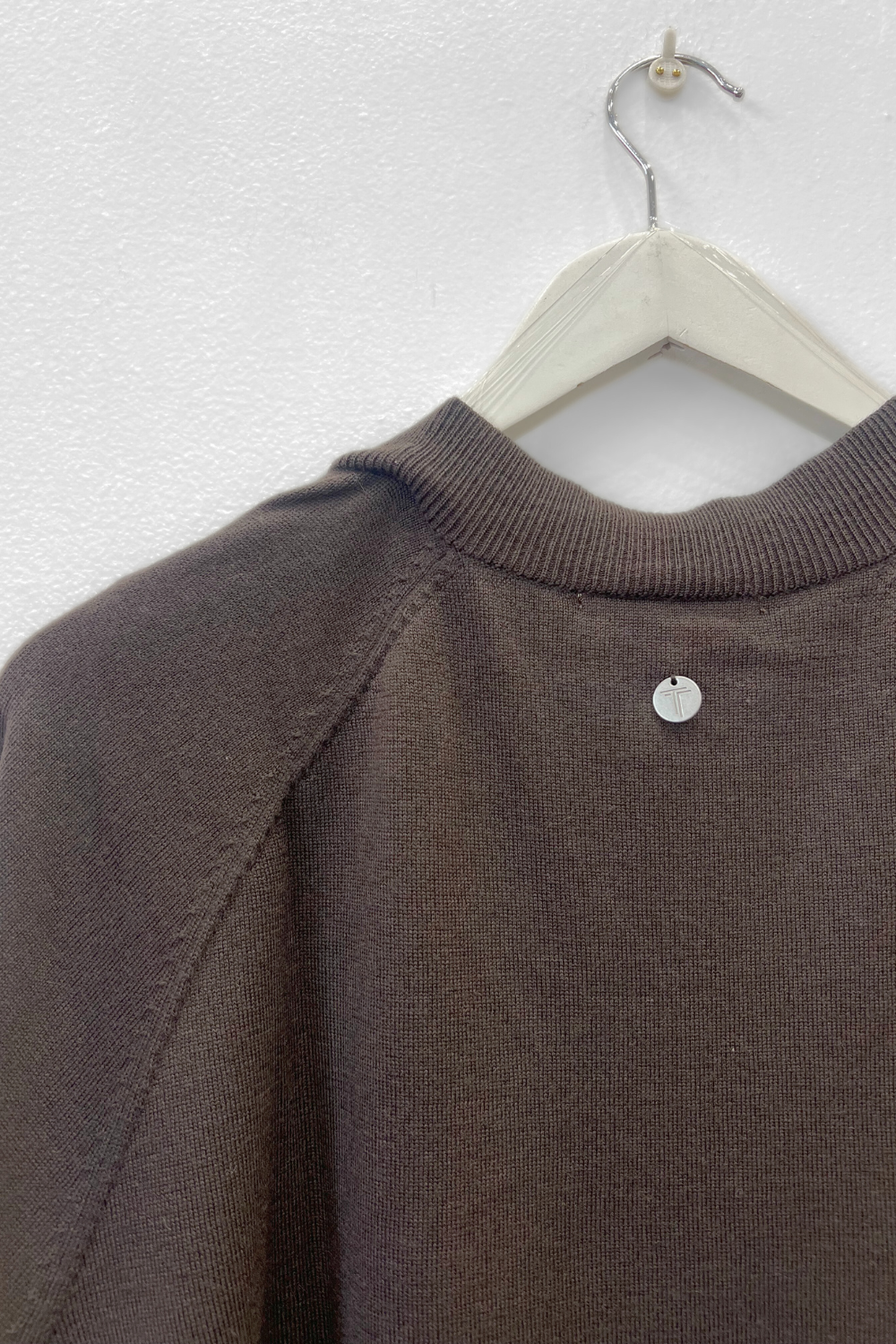 Two T's Merino V-Neck Knit Espresso