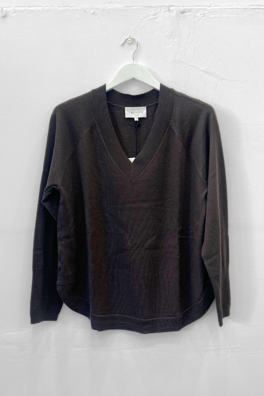 Two T's Merino V-Neck Knit Espresso