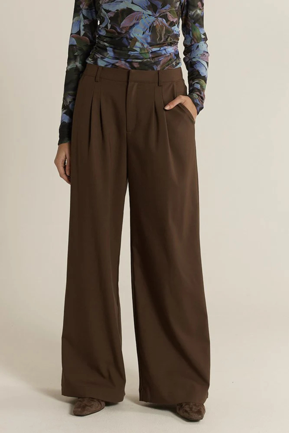 Fate + Becker Roan Pants Chocolate