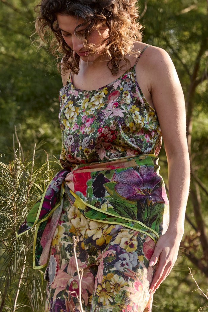 Circular by M.A.Dainty Garland Scarf Blooms