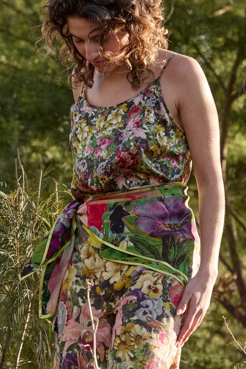 Circular by M.A.Dainty Garland Scarf Blooms