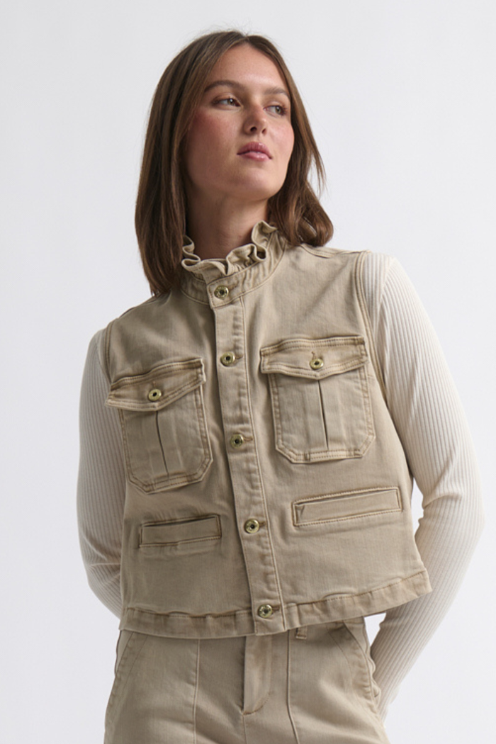 Kireina Erica Vest Arizona Wash