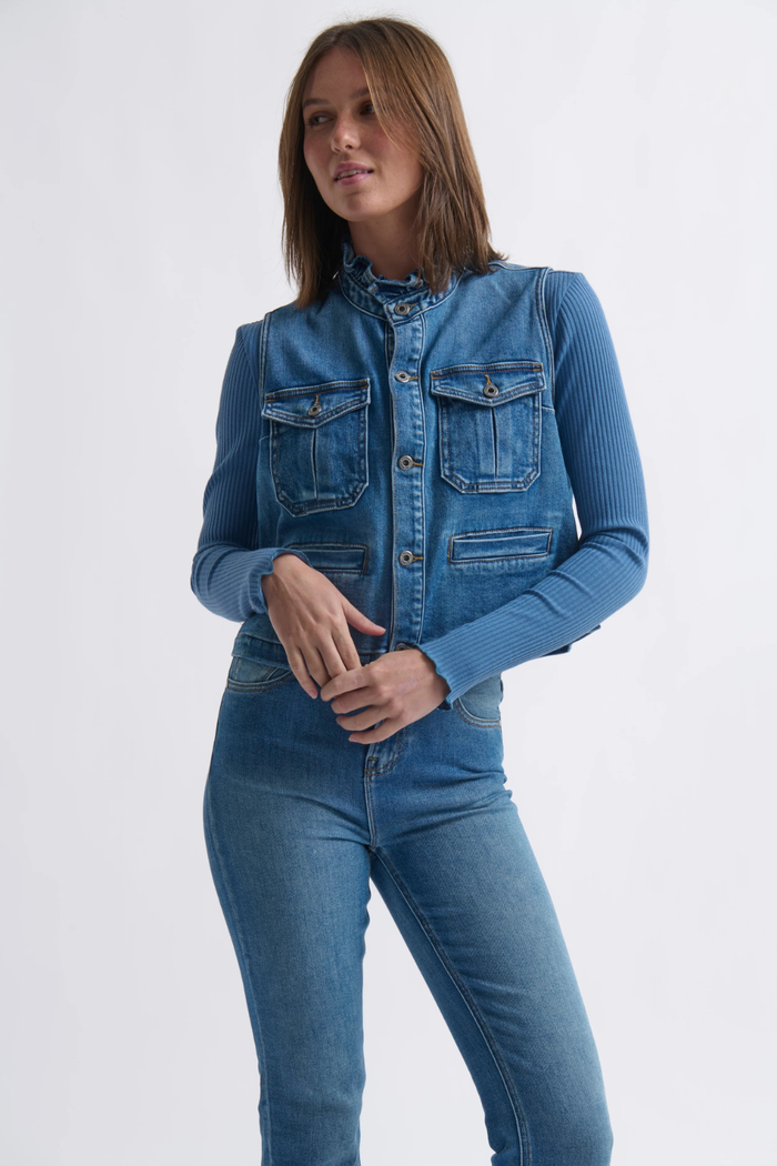 Kireina Erica Vest Dakota Wash