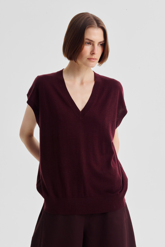 Morrison Oxford Merino Knit Vest Pinot