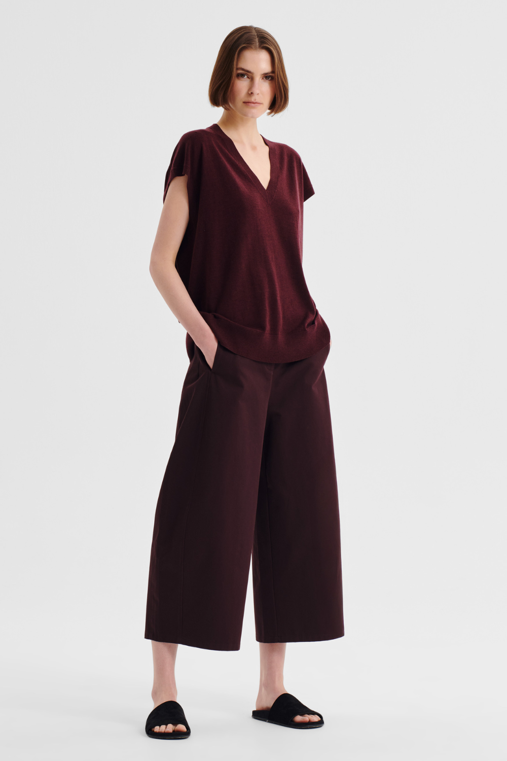 Morrison Oxford Merino Knit Vest Pinot