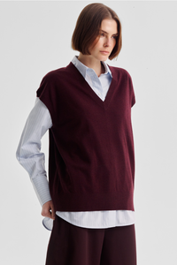 Morrison Oxford Merino Knit Vest Pinot
