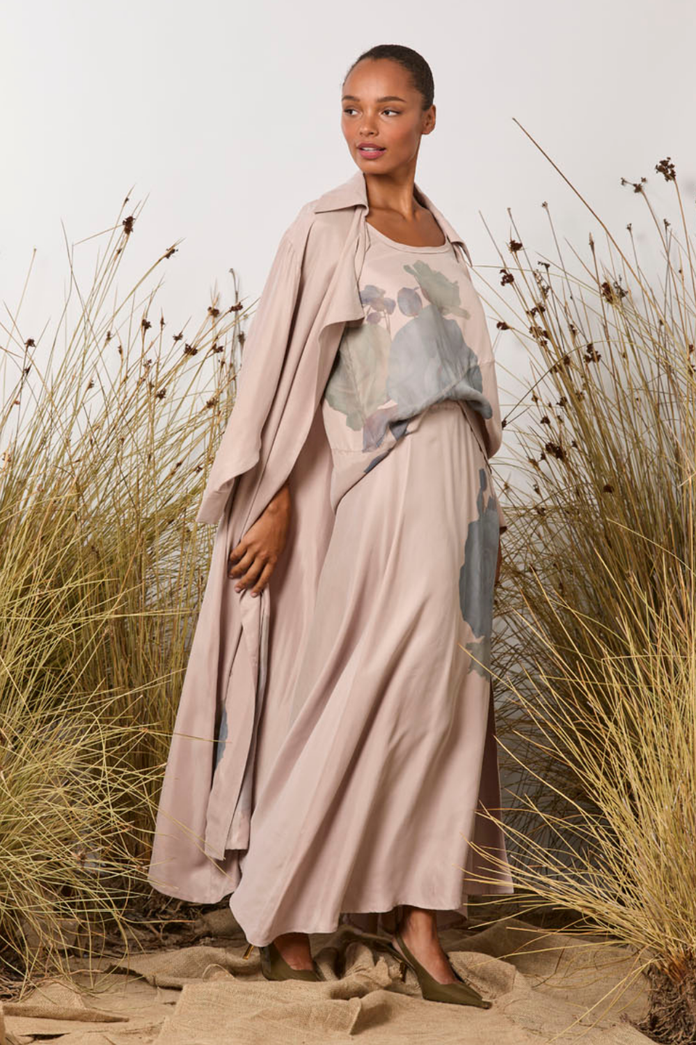 M.A.Dainty Morse Coat Pink Roses