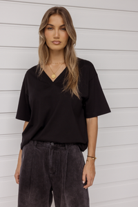 Alexandra Nix V-Neck Tee Black