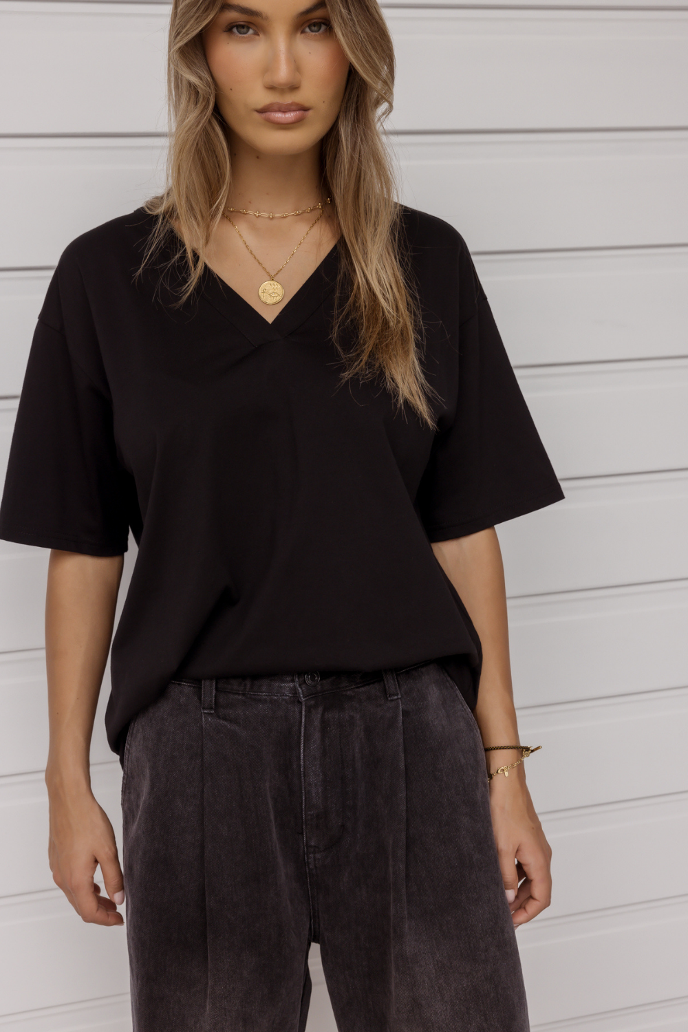 Alexandra Nix V-Neck Tee Black