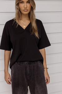Alexandra Nix V-Neck Tee Black