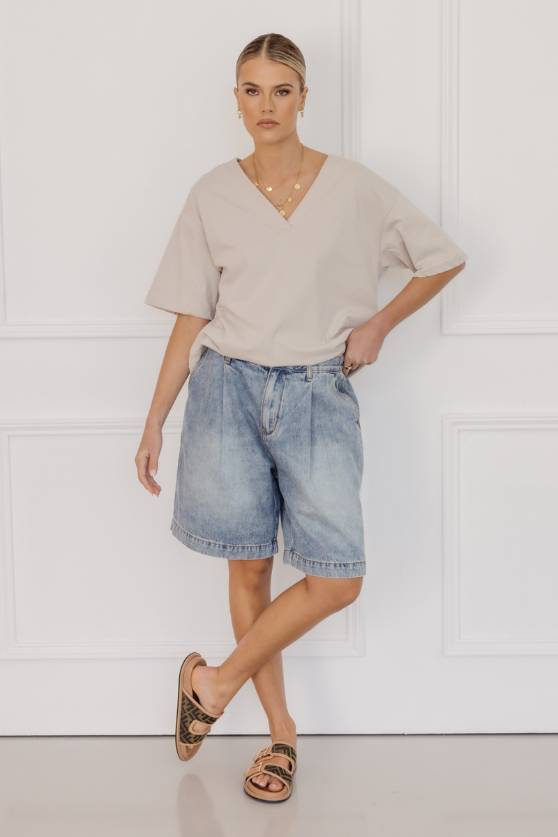 Alexandra Nix V-Neck Tee Stone