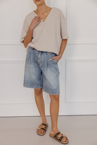 Alexandra Nix V-Neck Tee Stone