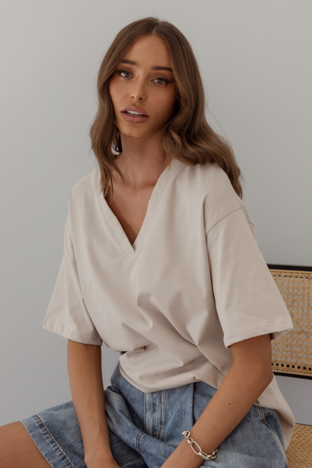 Alexandra Nix V-Neck Tee Stone