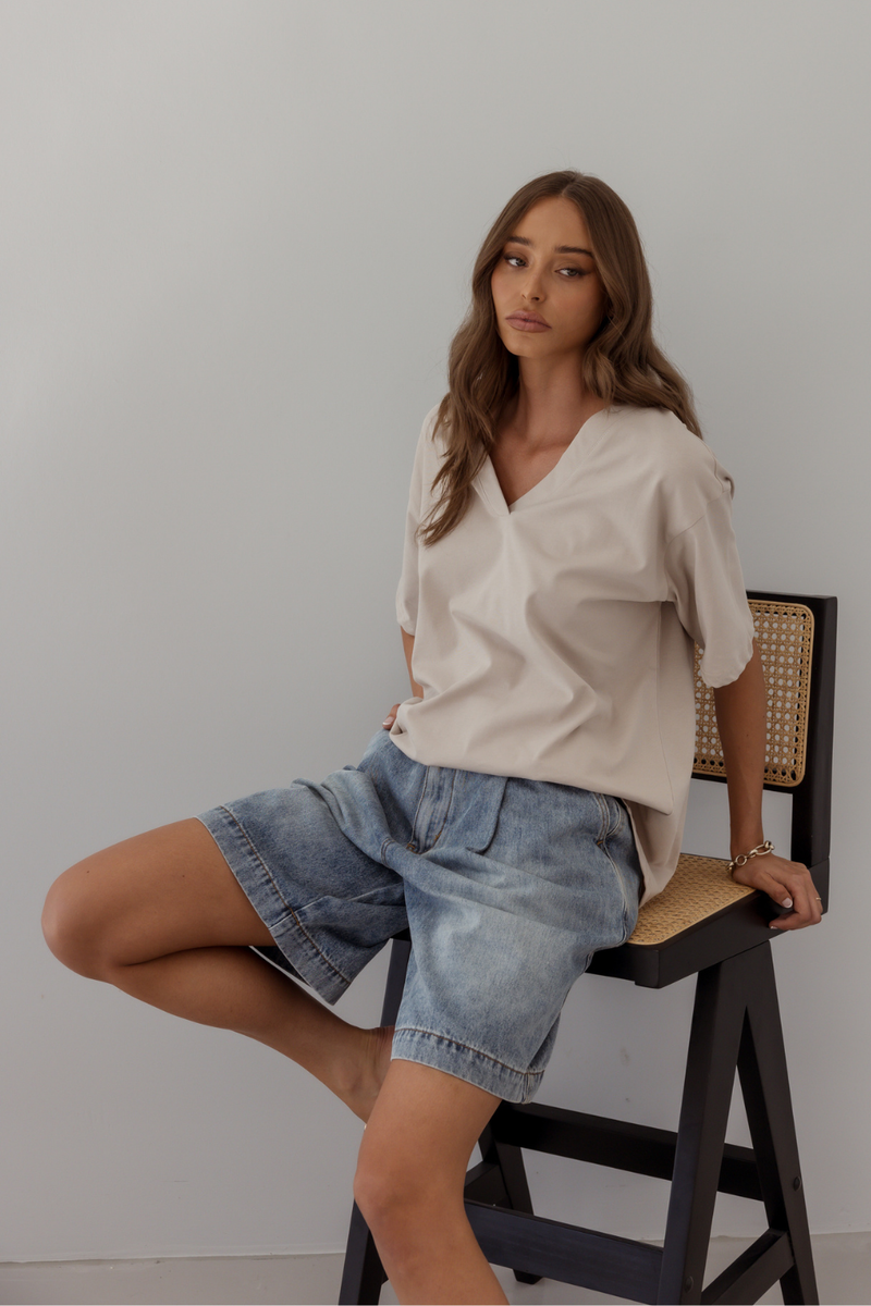 Alexandra Nix V-Neck Tee Stone