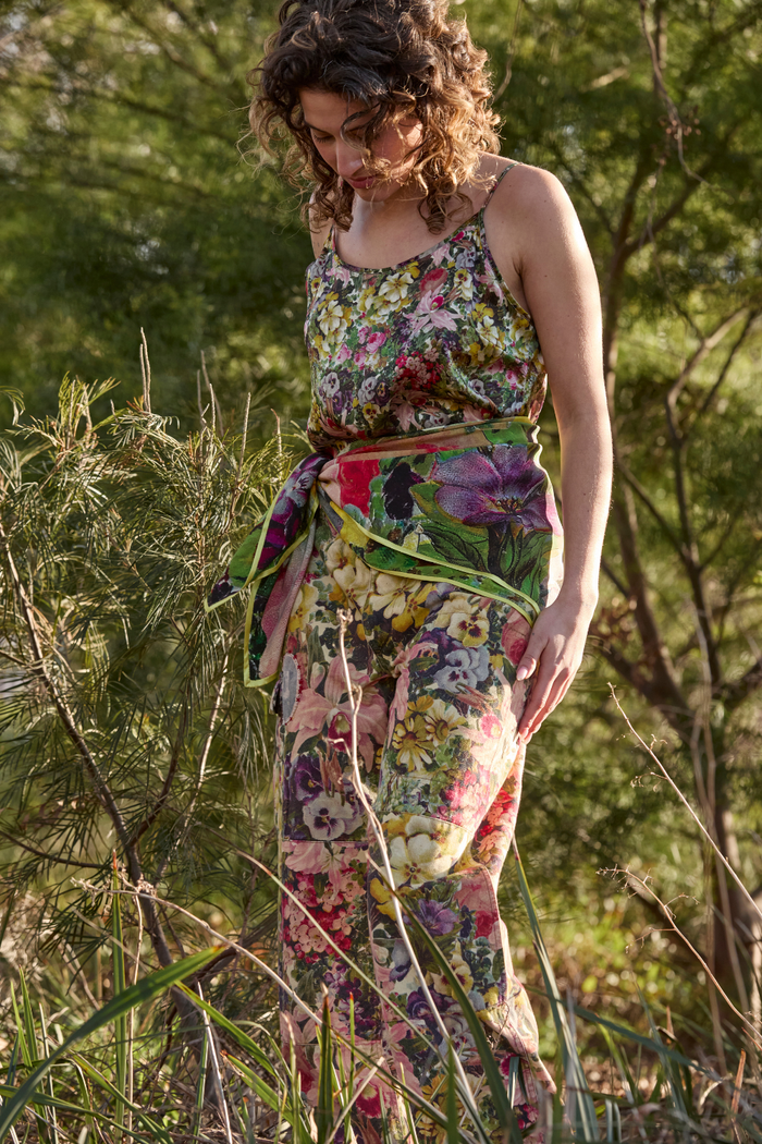 Circular by M.A.Dainty Sweetpea Top Blooms