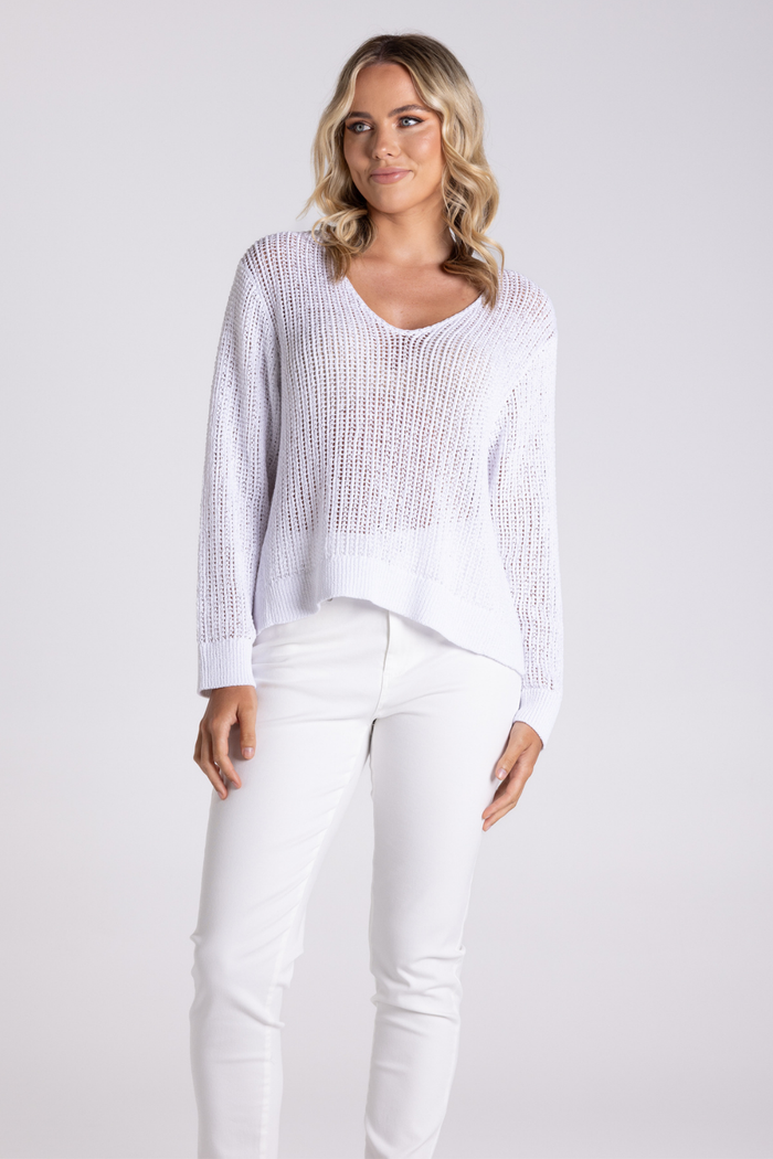 Two T's Tape Yarn V-Neck Sweater White