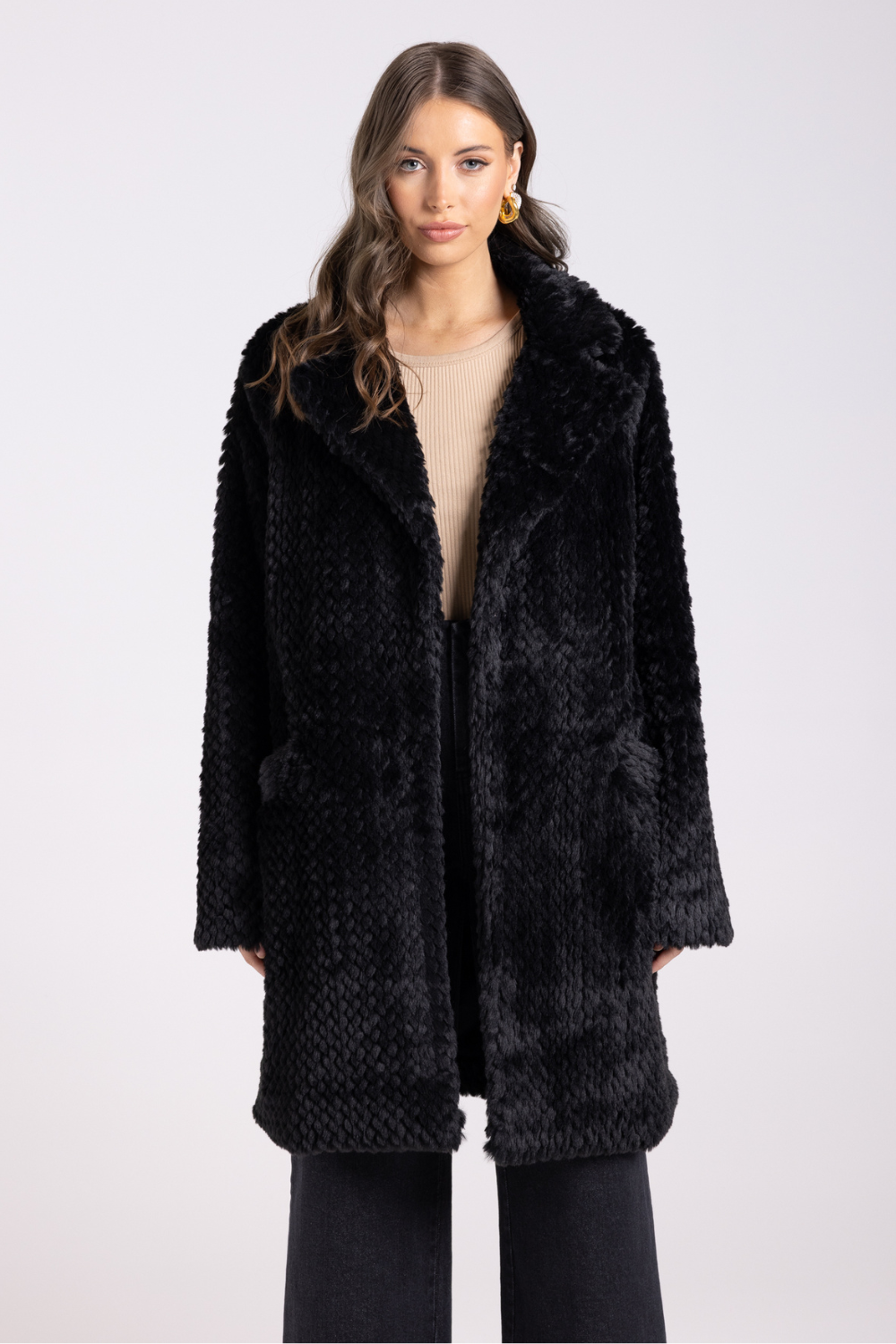 Two T's Teddy Coat Black