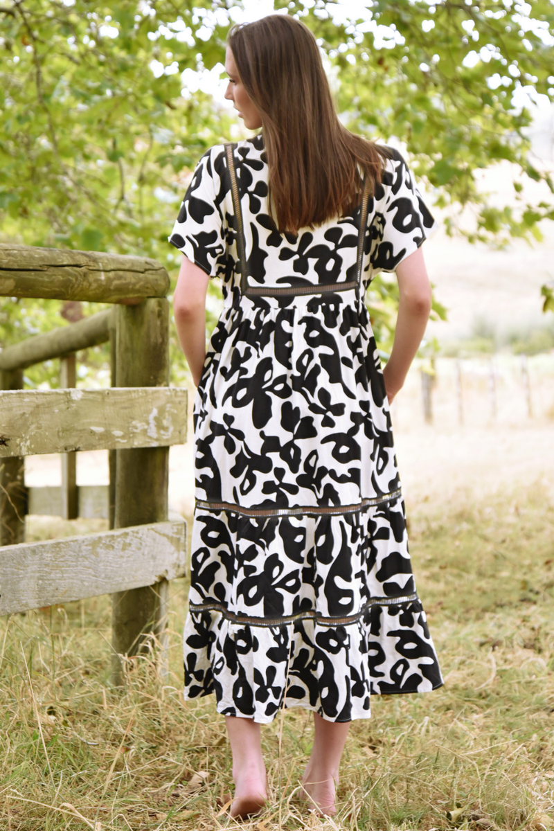 Curate To The Max Dress Black White Pre-Order