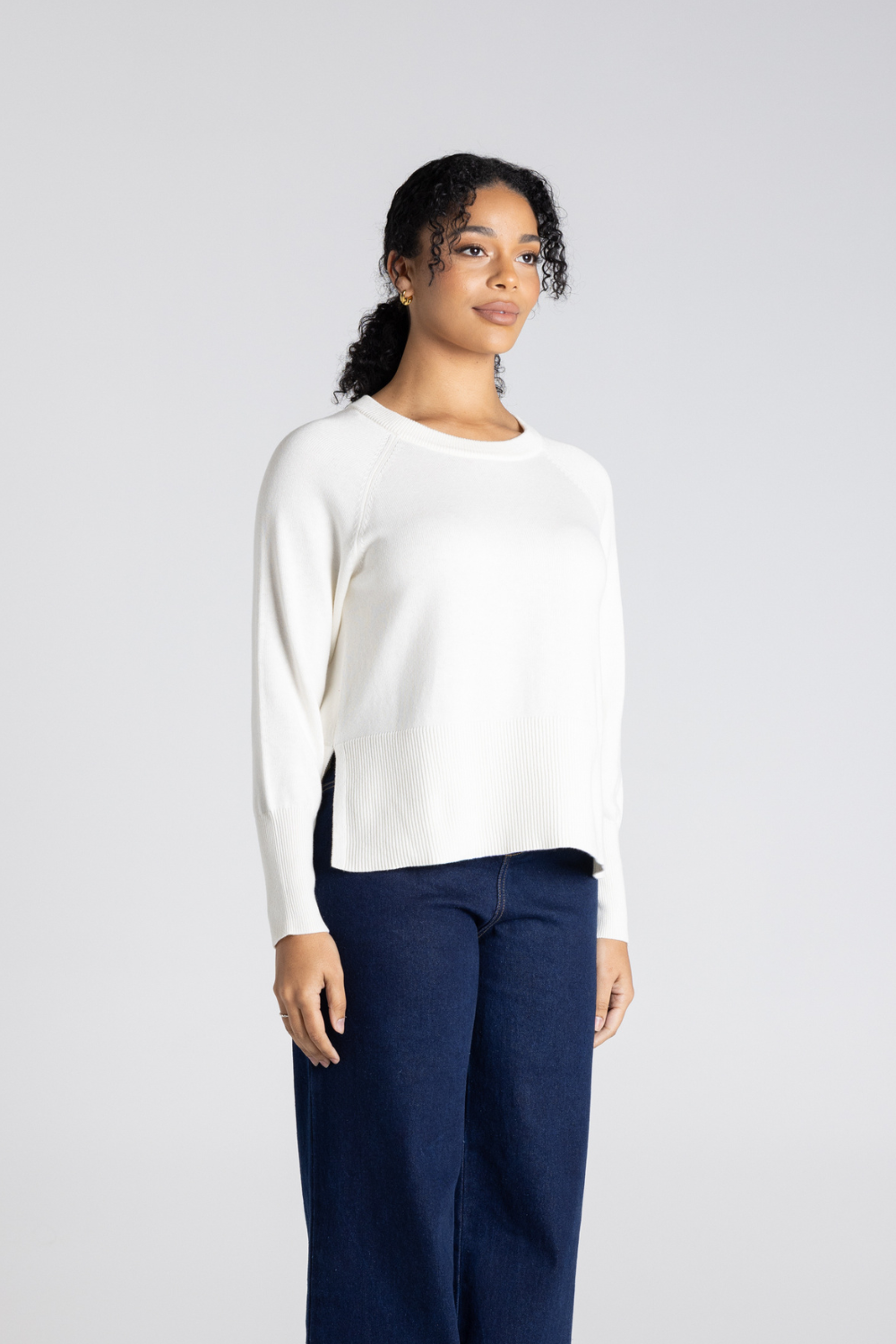 Two T's Crew Neck Basic Sweater Ivory
