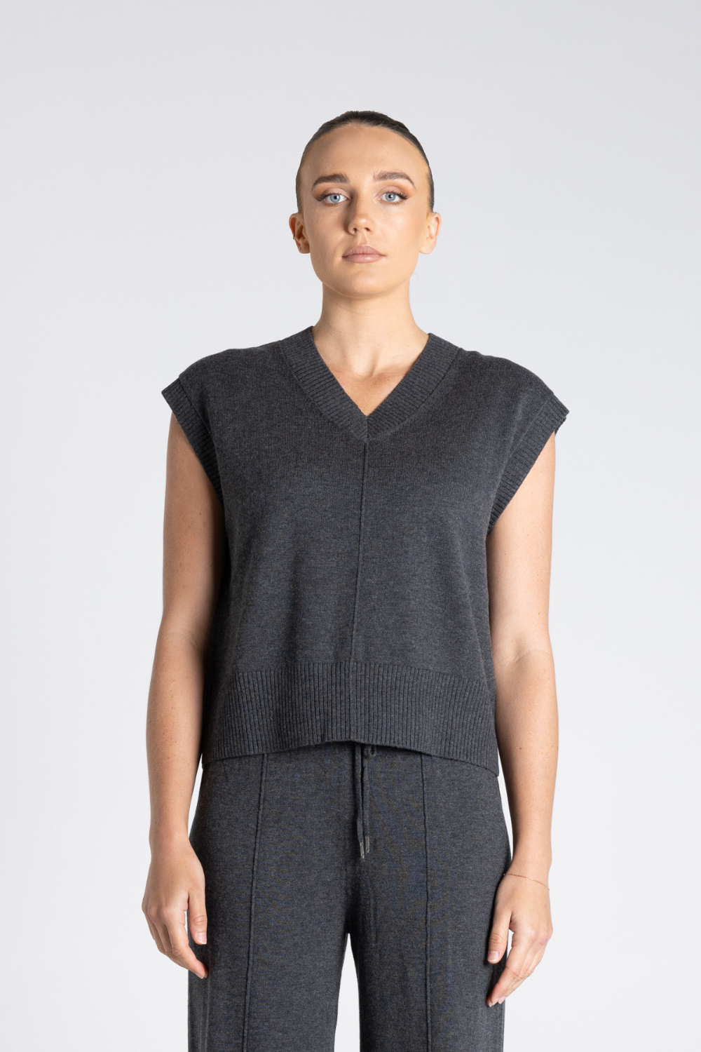 Two T's V Neck Cotton-Merino Vest Steel