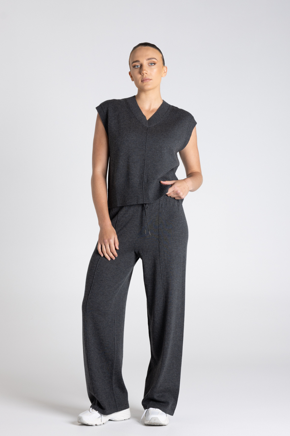 Two T's V Neck Cotton-Merino Vest Steel