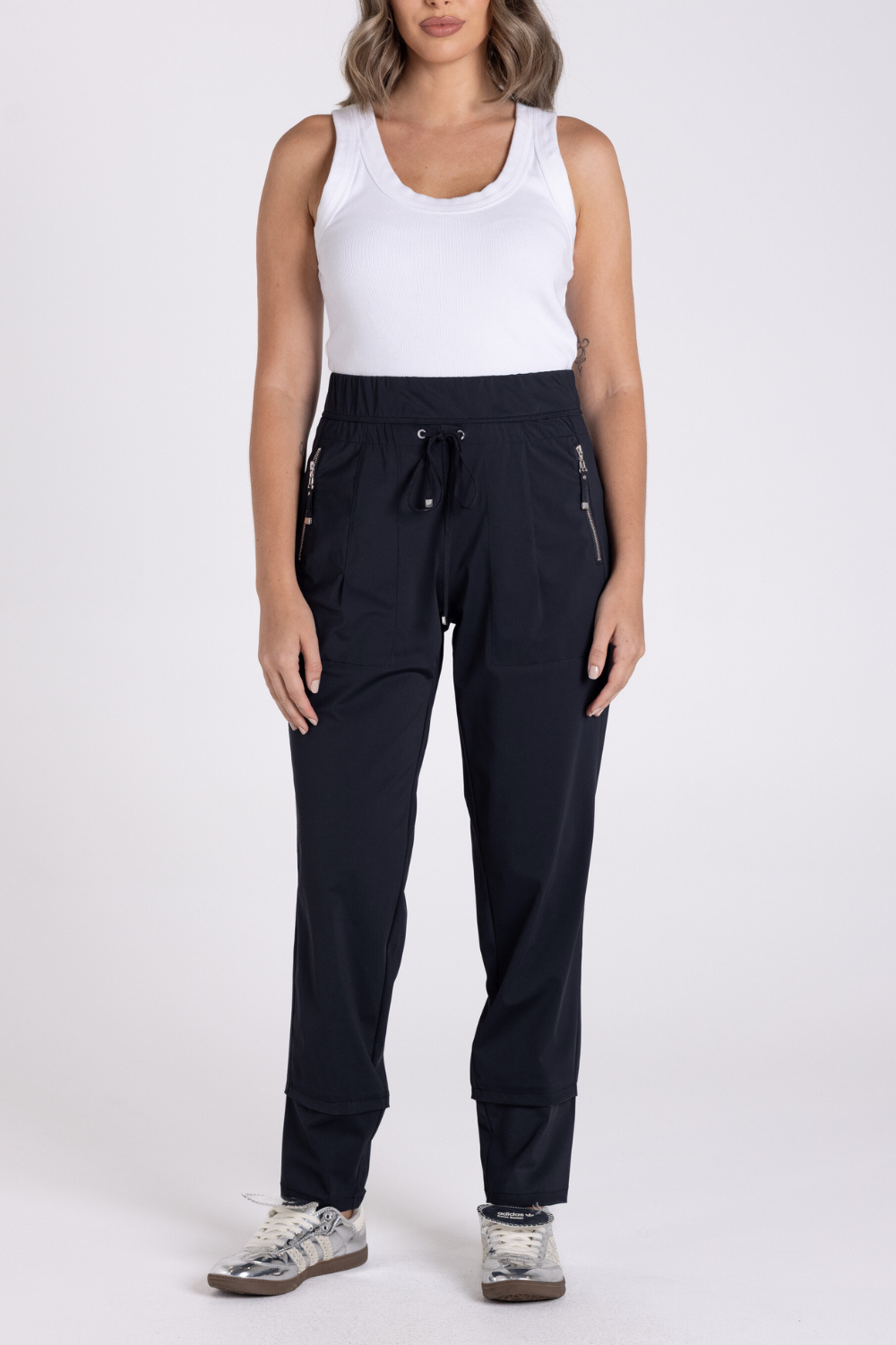Two T's Panelled Pant Black