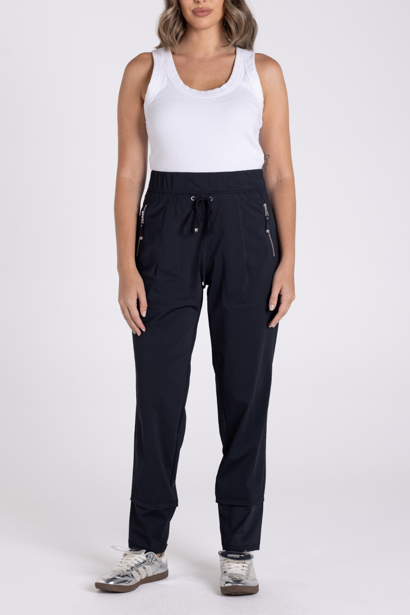 Two T's Panelled Pant Black